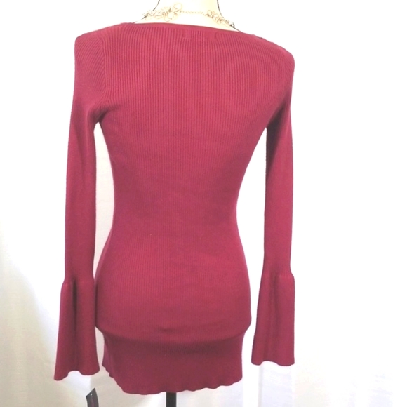 Material Girl knitted Burgandy Top, wide cuffs. Siz S. - Picture 4 of 8